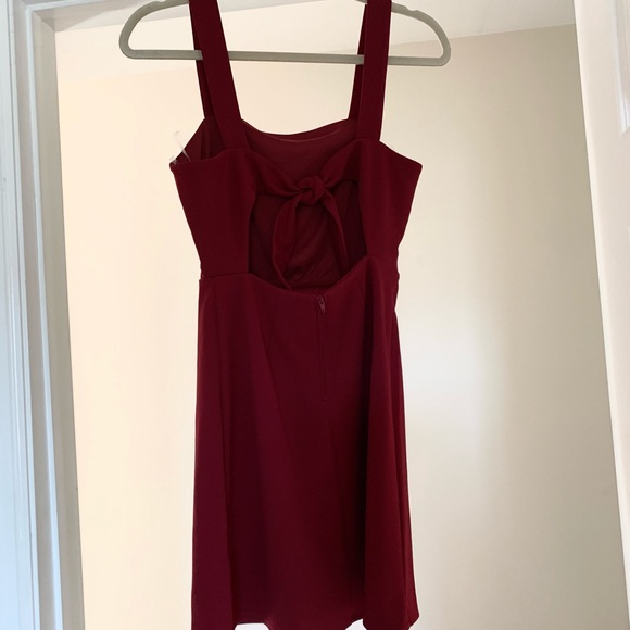 ‼️Last chance by Feb 5‼️ Cute mini dress with tie back - Picture 2 of 3